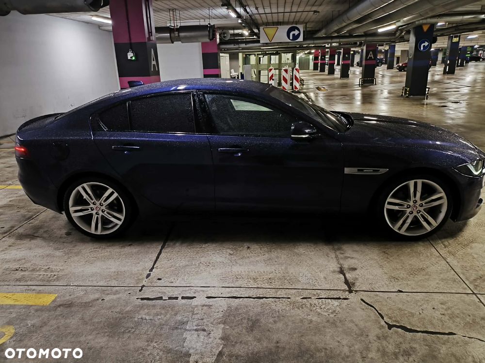 Jaguar XE 20d AWD R-Sport - 17