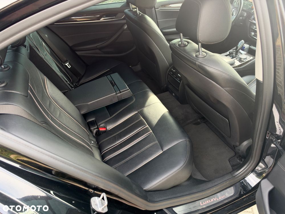 BMW Seria 5 530d xDrive Luxury Line - 26