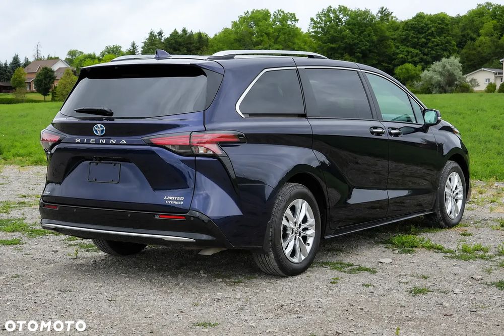 Toyota Sienna - 7