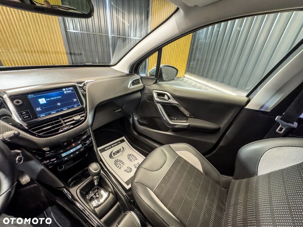 Peugeot 2008 BlueHDi FAP 120 STOP & START EAT6 Allure - 31