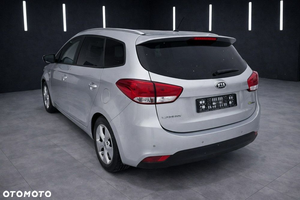 Kia Carens - 6