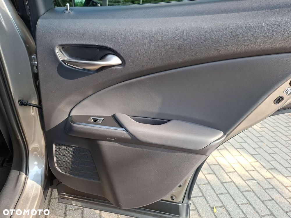 Lexus UX 300h Business - 21