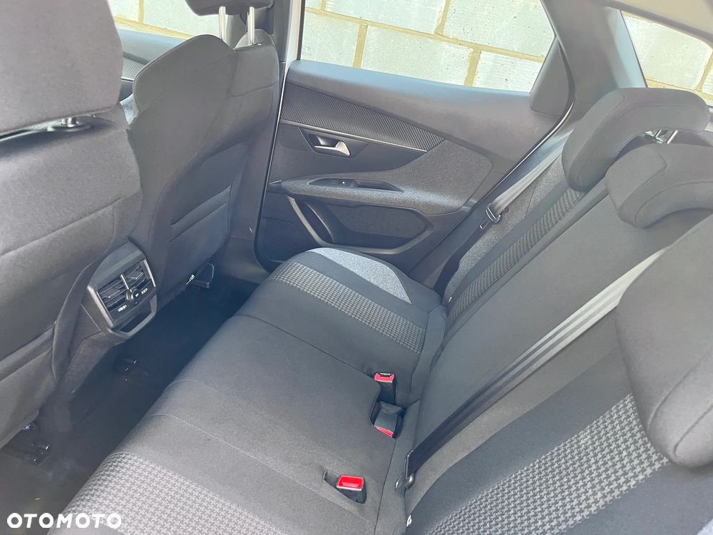 Peugeot 3008 BlueHDi 130 Stop & Start EAT8 Active Business-Paket - 7