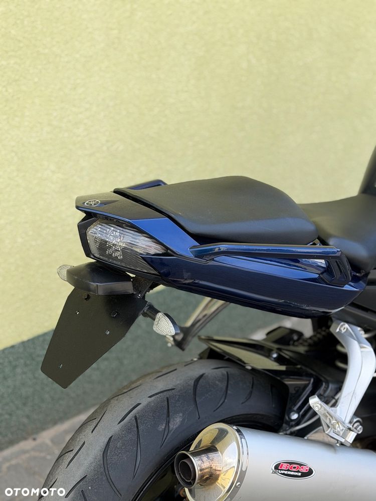 Yamaha FZ - 11