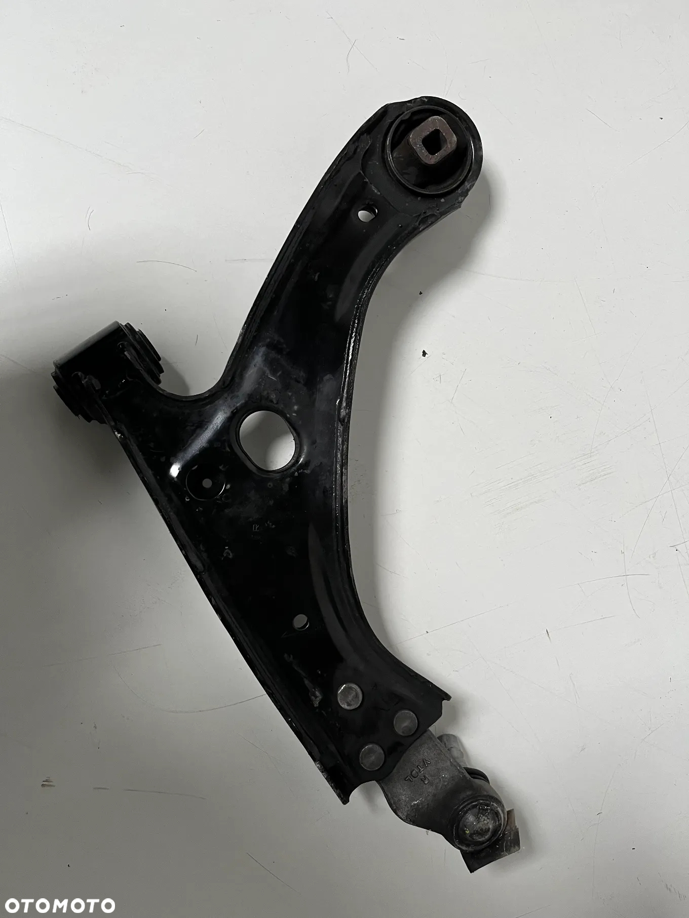Dolny wahacz prawy  32221282 Volvo XC40 - 2