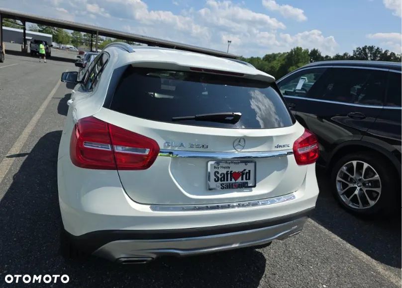 Mercedes-Benz GLA 250 4Matic 7G-DCT AMG Line - 6