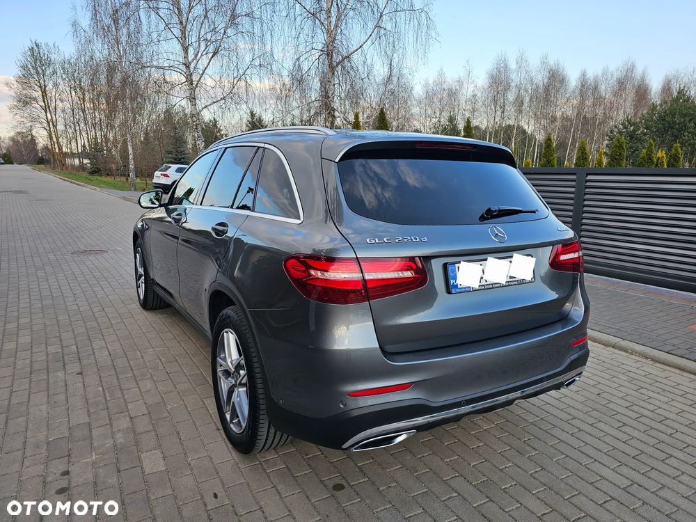 Mercedes-Benz GLC - 32