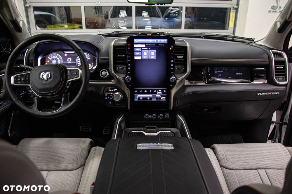 RAM 1500 Tungsten - 36