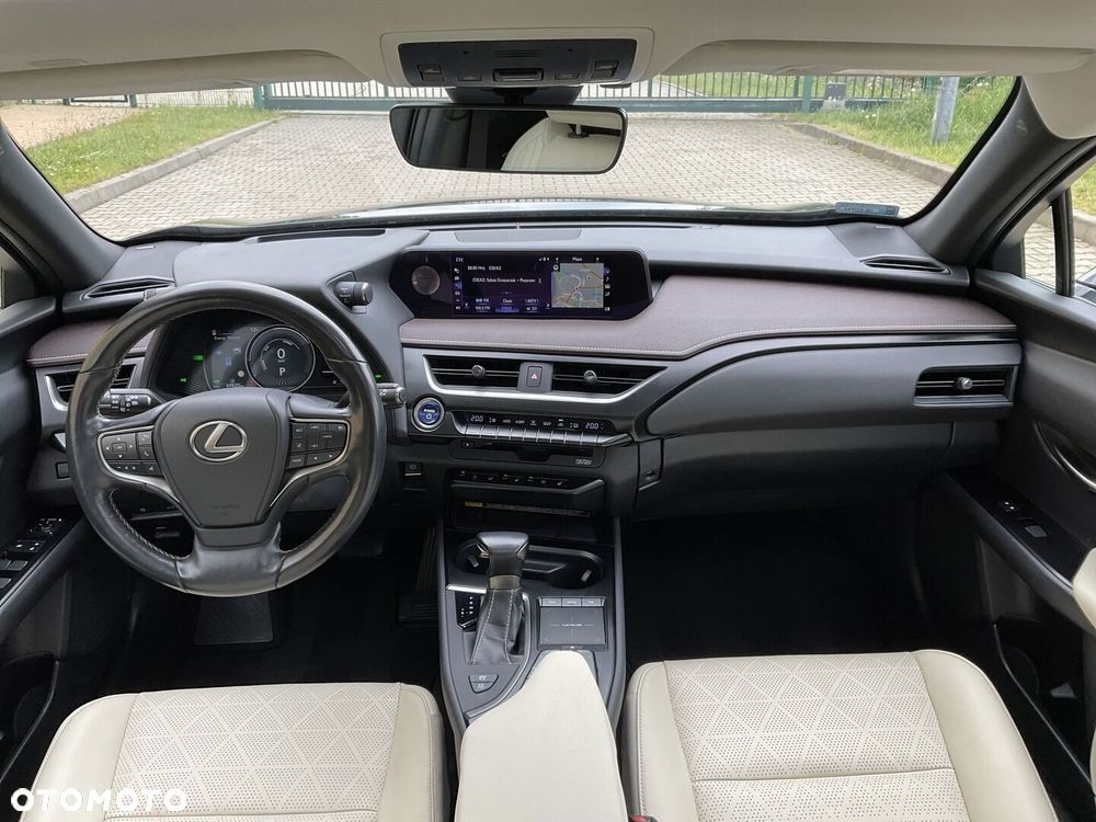 Lexus UX - 9