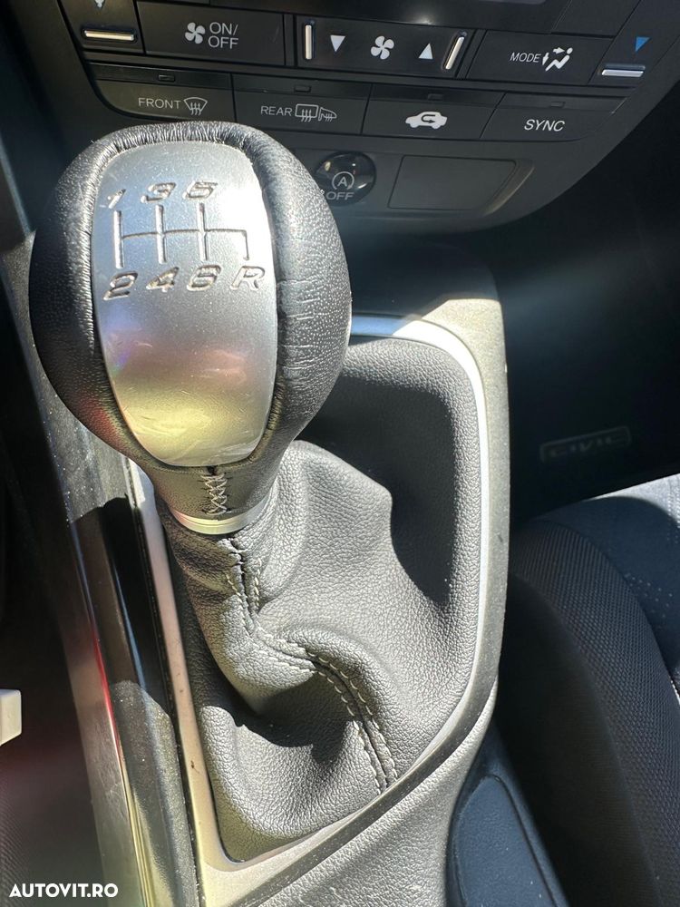 Honda Civic 1.8 i-VTEC MT Executive - 21