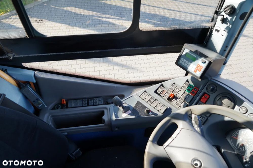 Irisbus RECREO / EURO5 / SPROWADZONY / MANUAL / - 28
