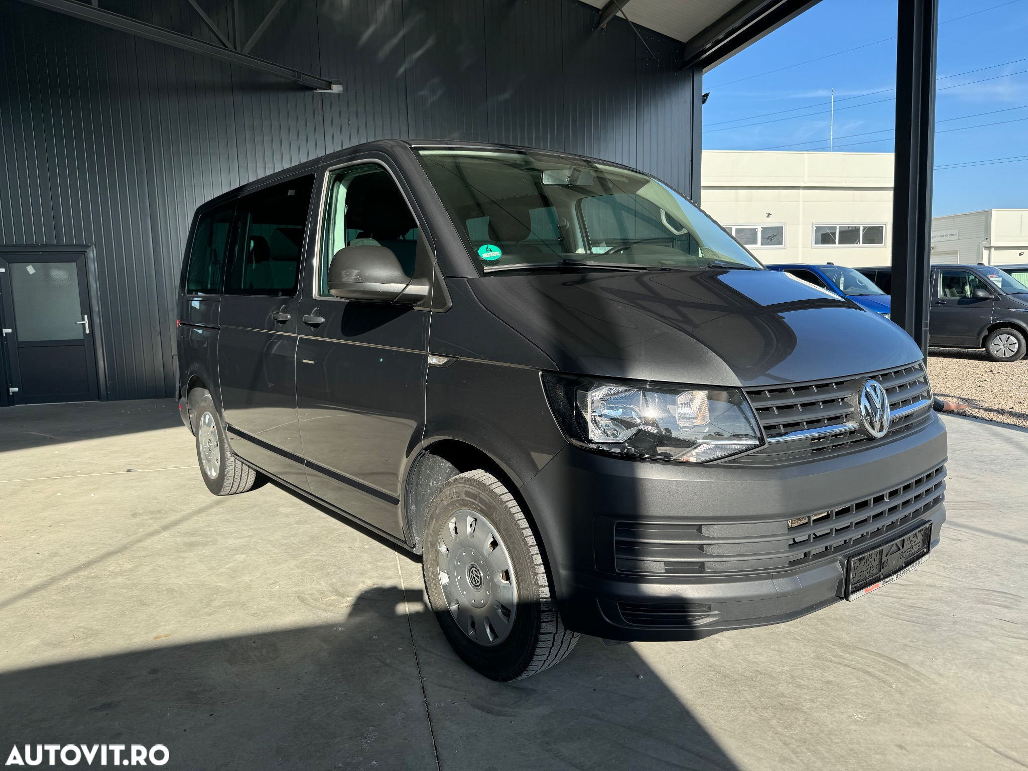 Volkswagen Transporter T6 Kurz Plus Comfortline - 2