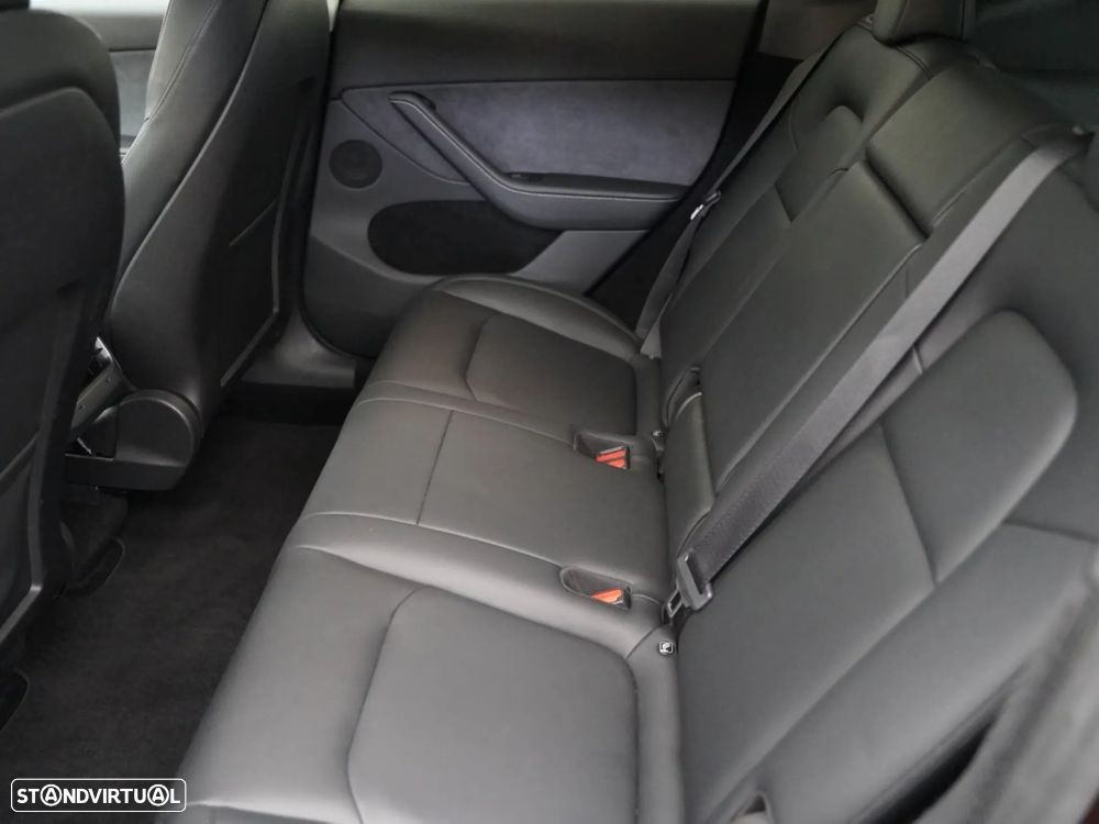 Tesla Model Y Long Range Dual Motor AWD - 13