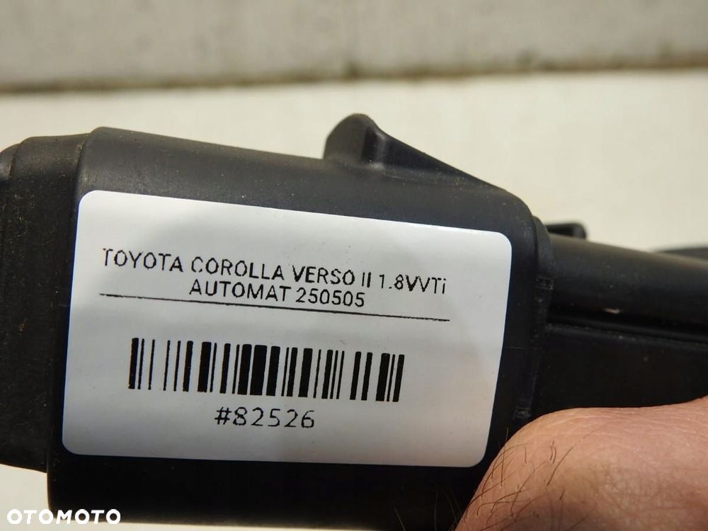 ROLETA BAGAŻNIKA TOYOTA COROLLA VERSO II - 4