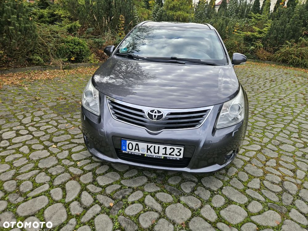 Toyota Avensis 2.0 Executive - 5