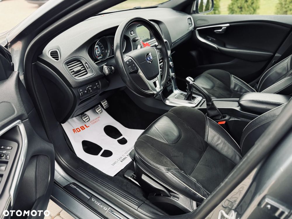 Volvo V40 D2 Momentum - 14