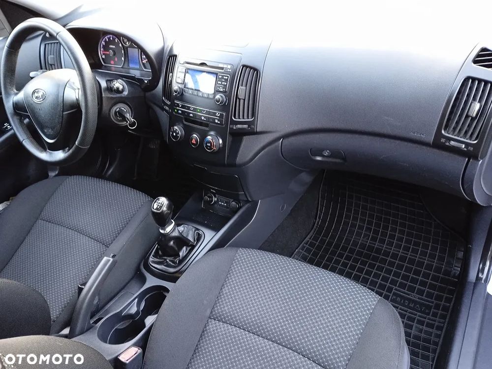 Hyundai i30 1.4 Classic + - 9