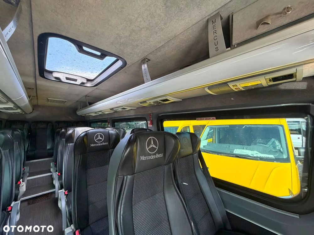 Mercedes-Benz Sprinter 519 - 19