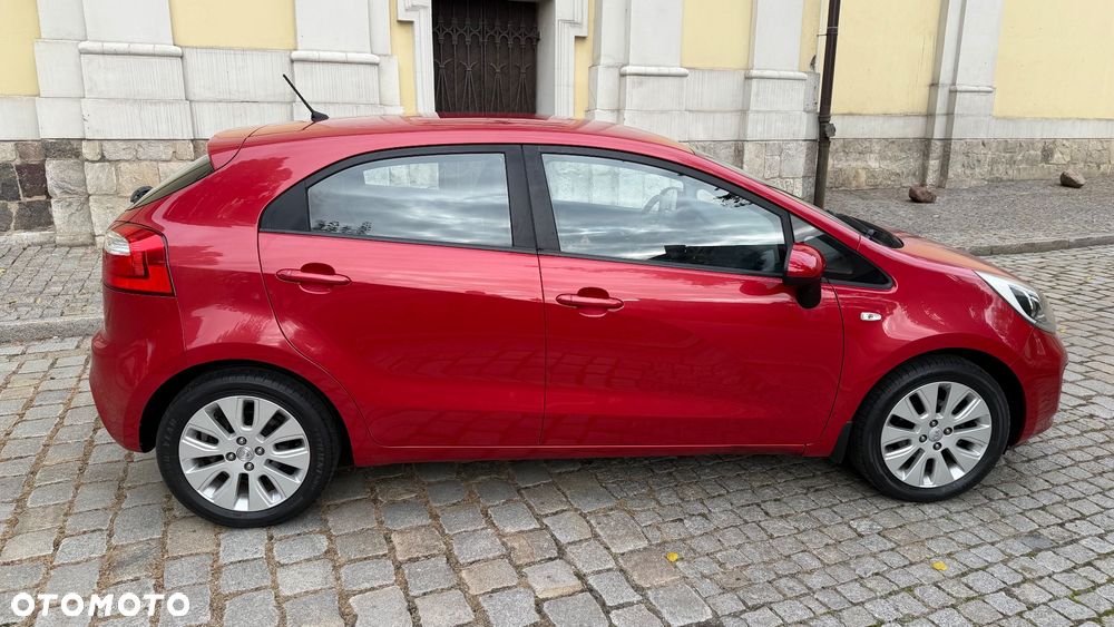 Kia Rio - 8