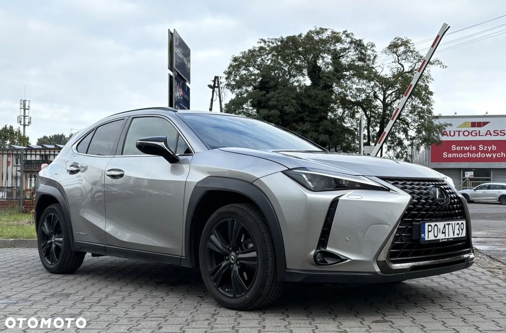 Lexus UX - 3