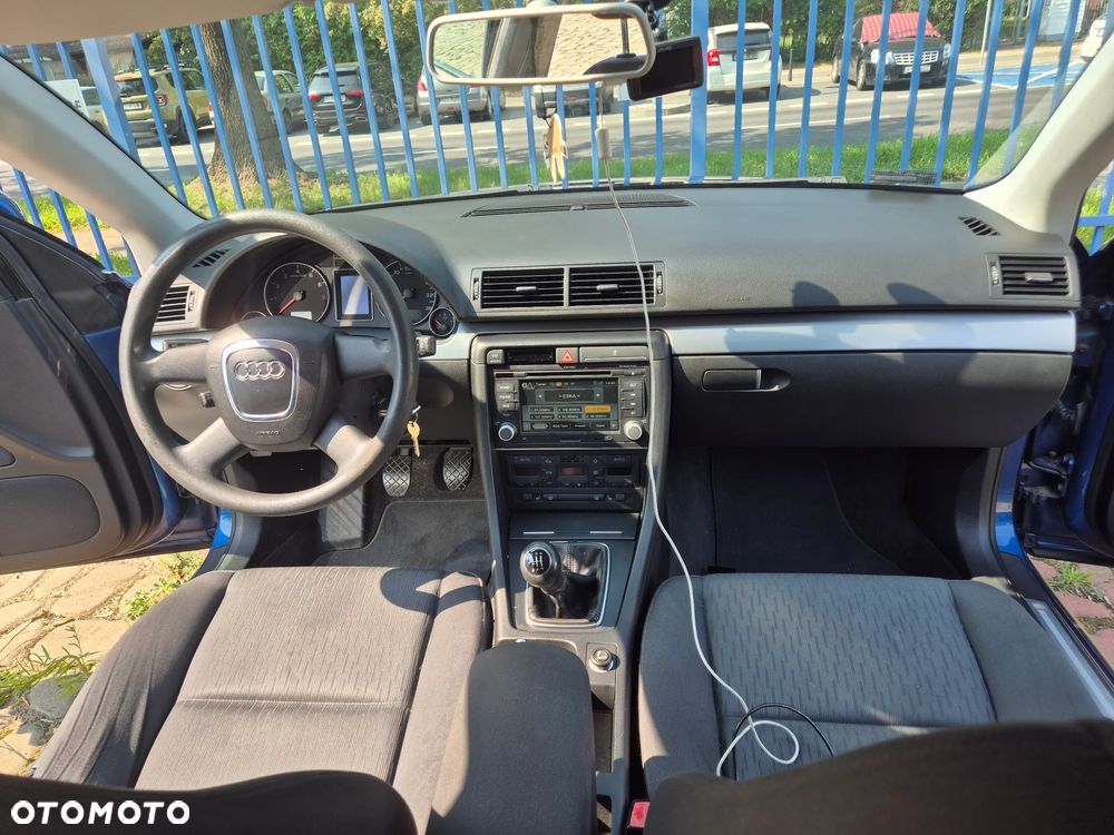 Audi A4 Limousine - 7