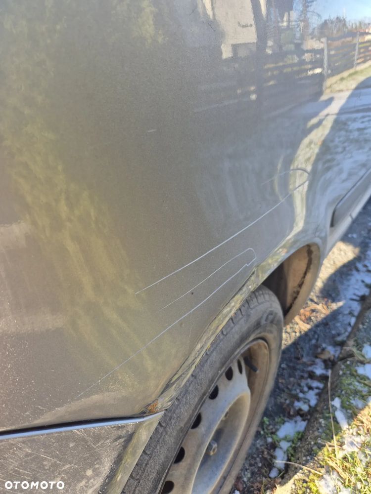 Toyota Yaris 1.0 Base - 9