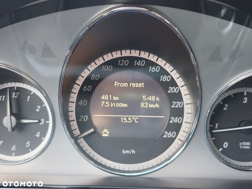 Mercedes-Benz Klasa E 250 CDI DPF BlueEFFICIENCY Avantgarde - 37