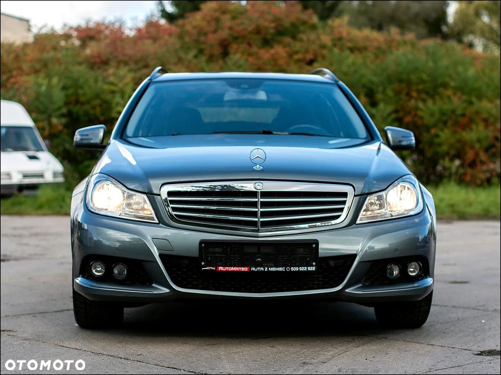 Mercedes-Benz C-Class 2011 photo 5
