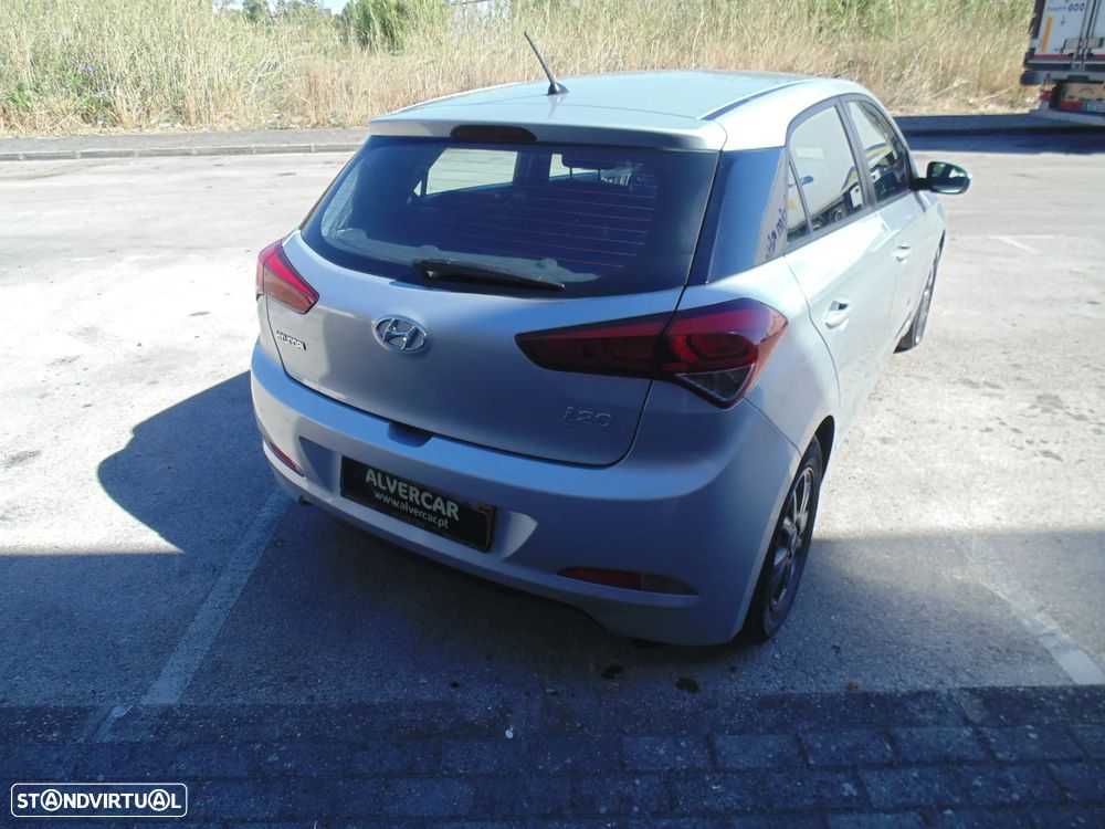 Hyundai i20 1.1 CRDi Access Plus - 11