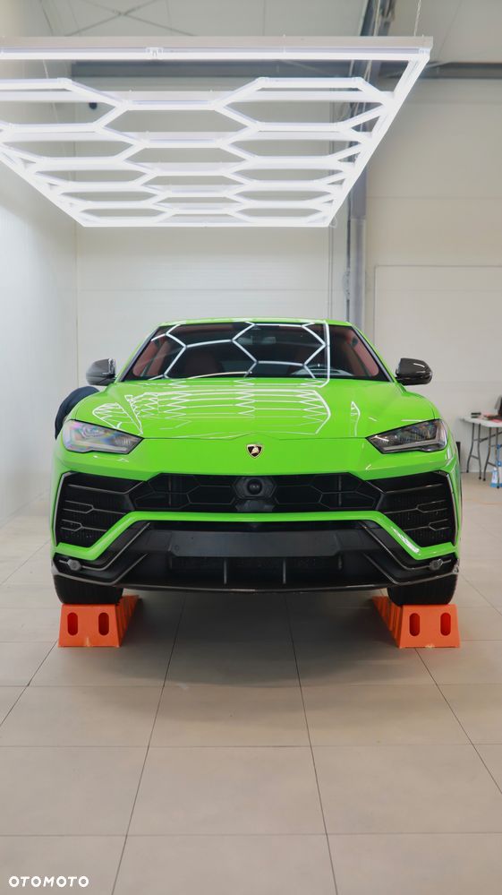 Lamborghini Urus Standard - 1