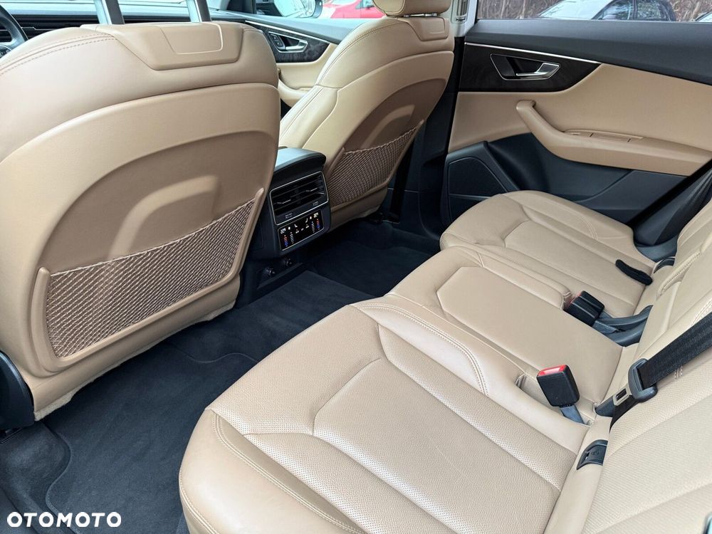 Audi Q8 - 18