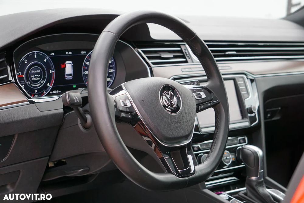 Volkswagen Passat Alltrack 2.0 TDI SCR 4Motion DSG - 17