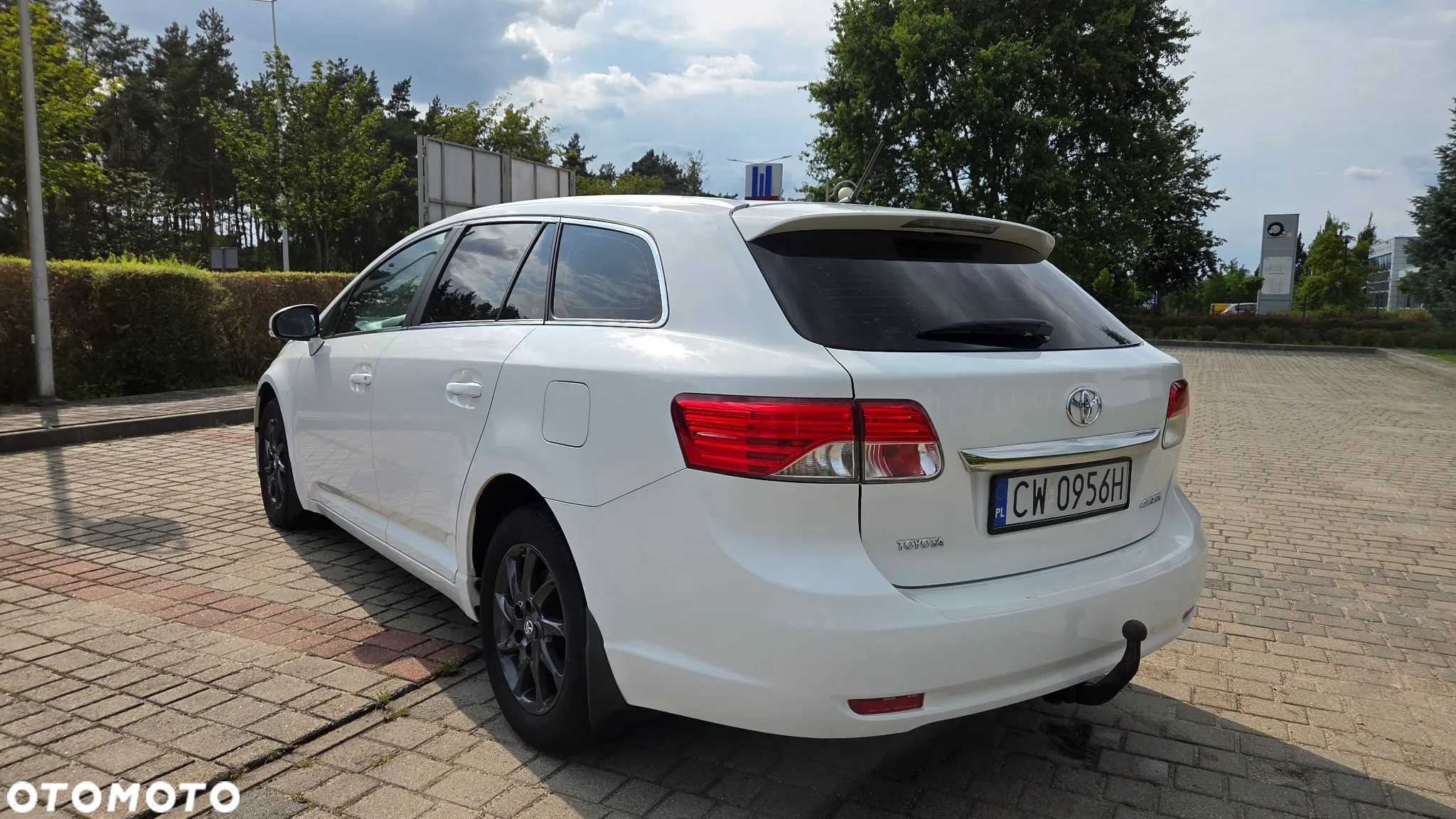 Toyota Avensis 2.0 D-4D Premium - 9