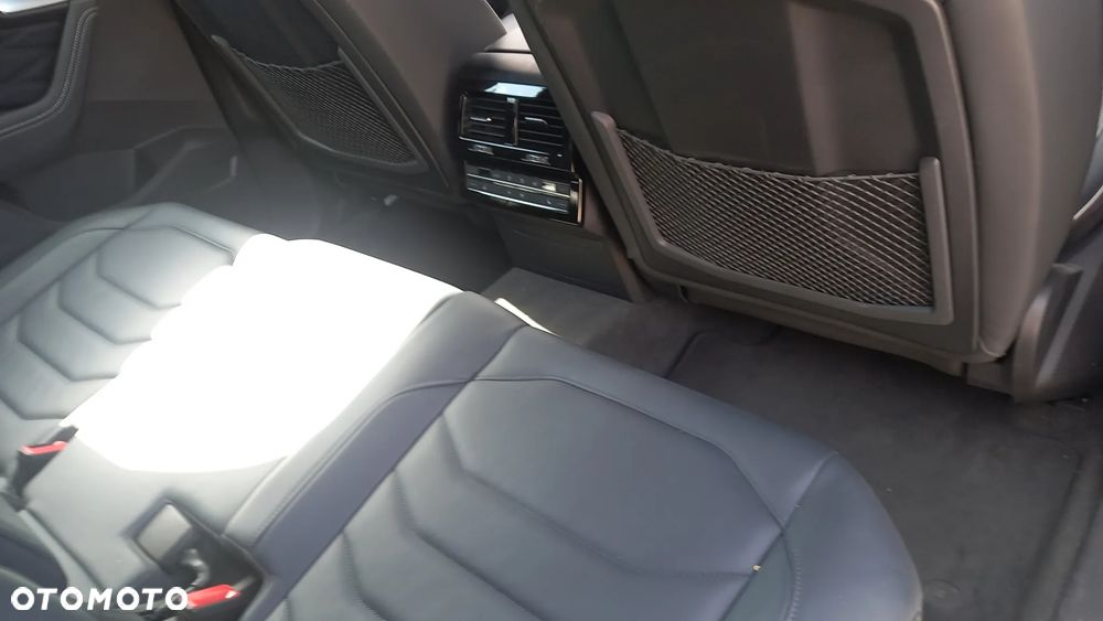 Volkswagen Touareg - 18