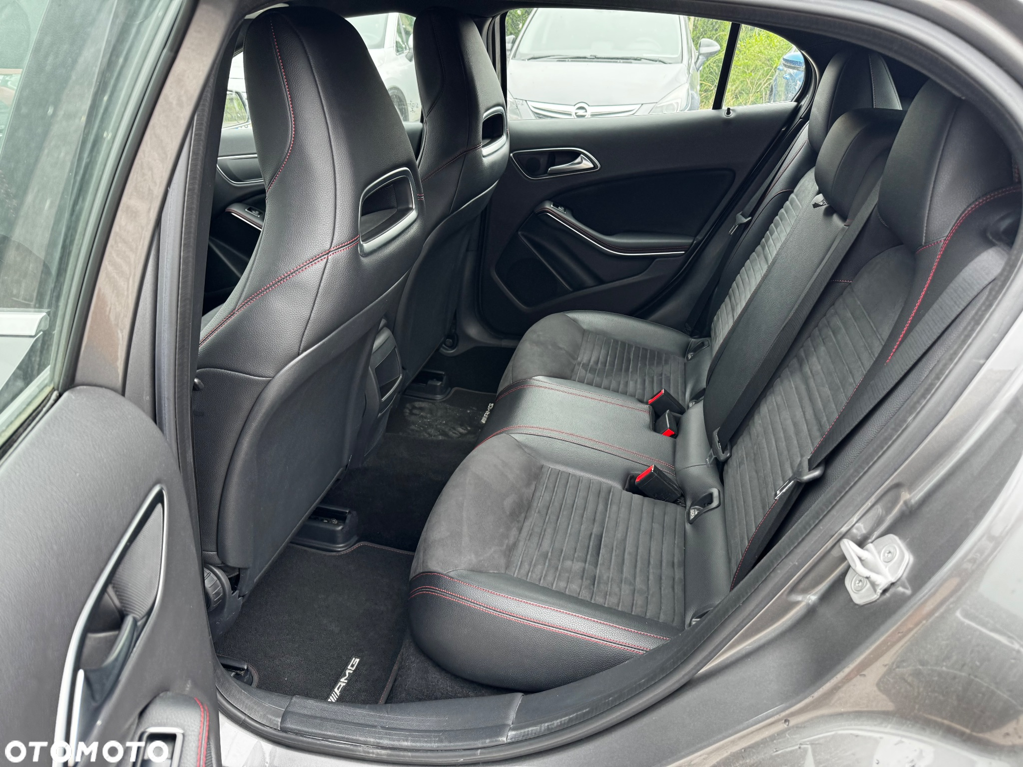 Mercedes-Benz GLA 250 AMG Line - 25