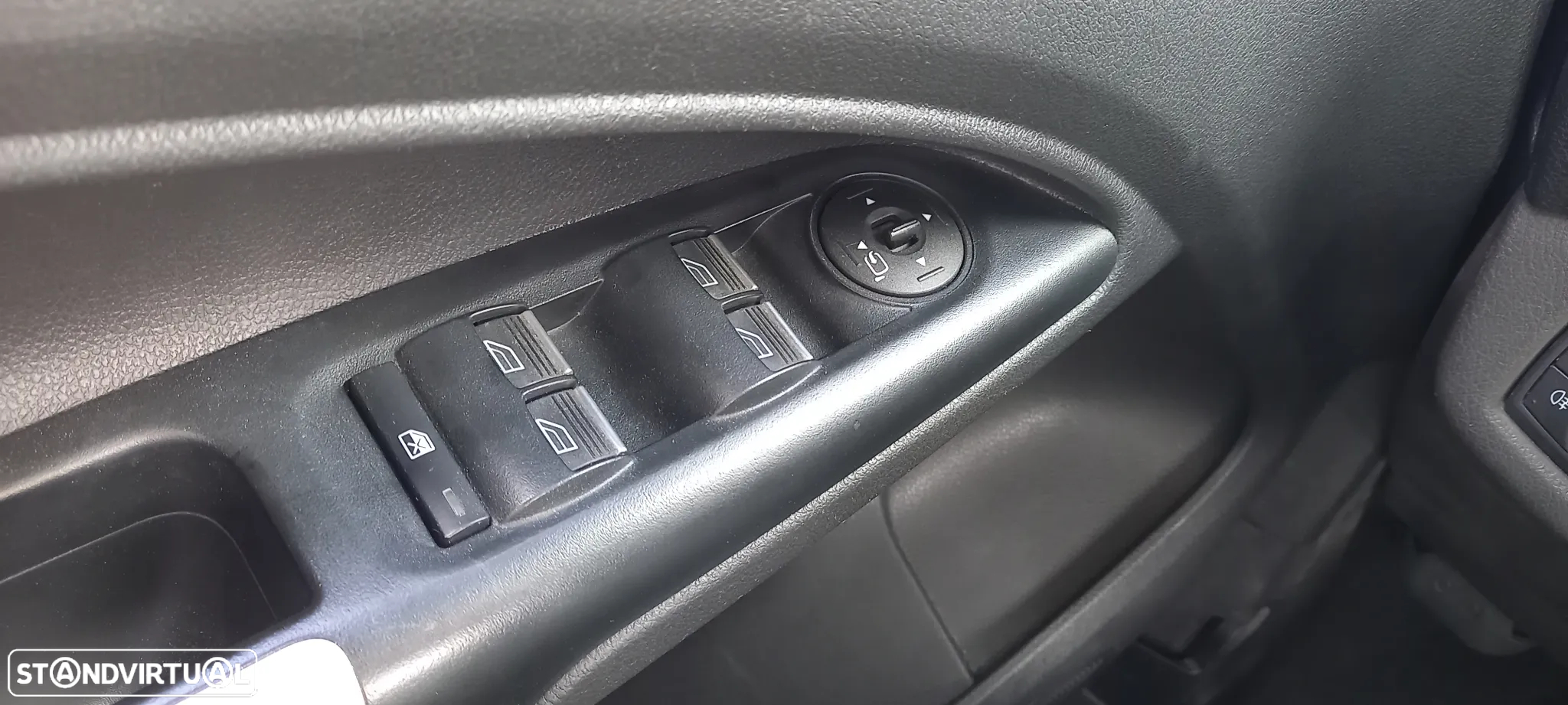 Ford Tourneo Connect - 10