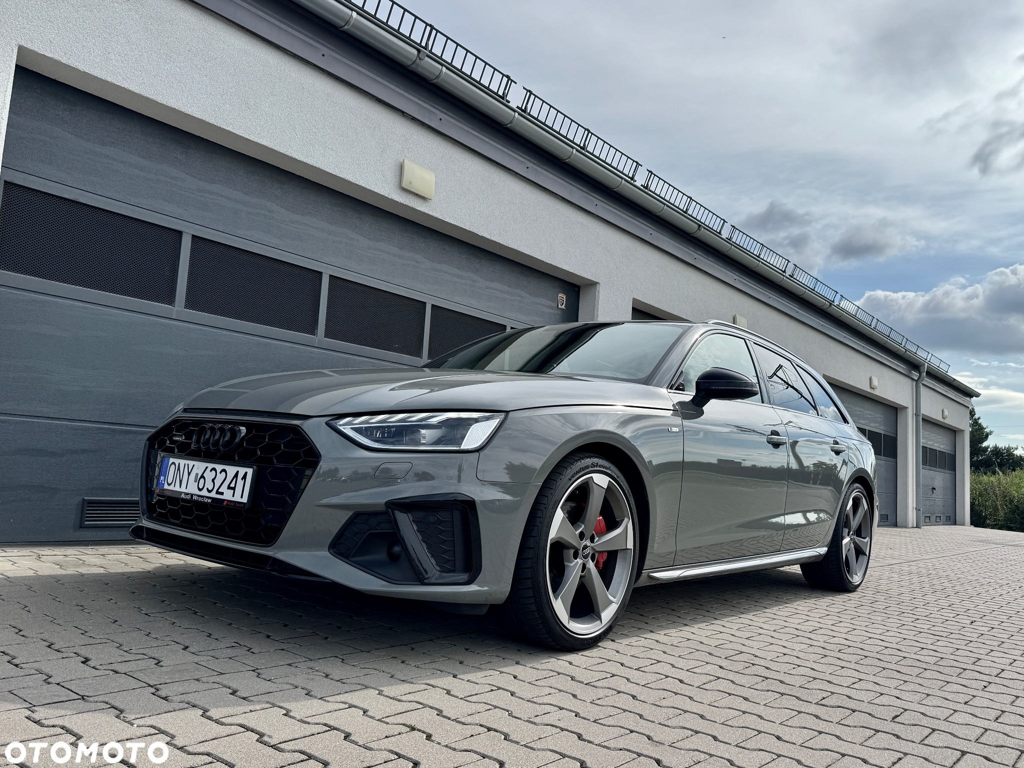 Audi A4 Avant 40 TDI quattro S tronic S line - 13