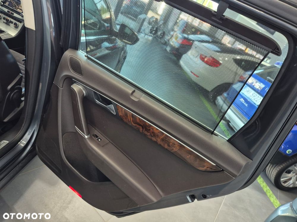 Volkswagen Passat 2.0 TDI BlueMotion Technology Highline - 34