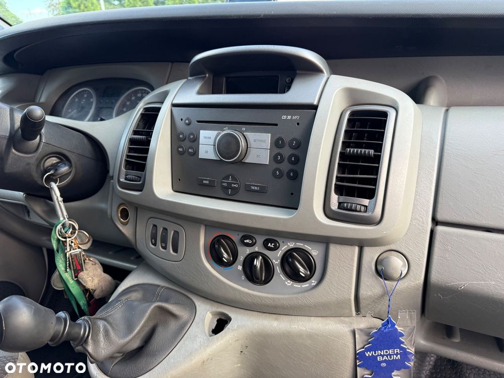 Opel Vivaro - 10