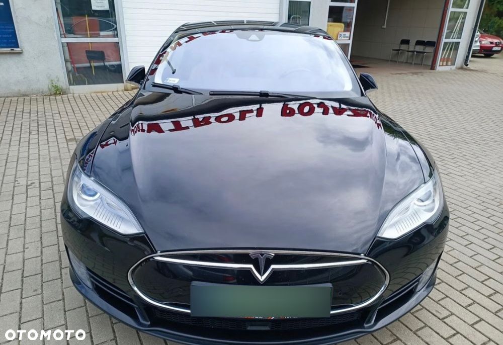 Tesla Model S 85D Allradantrieb - 19