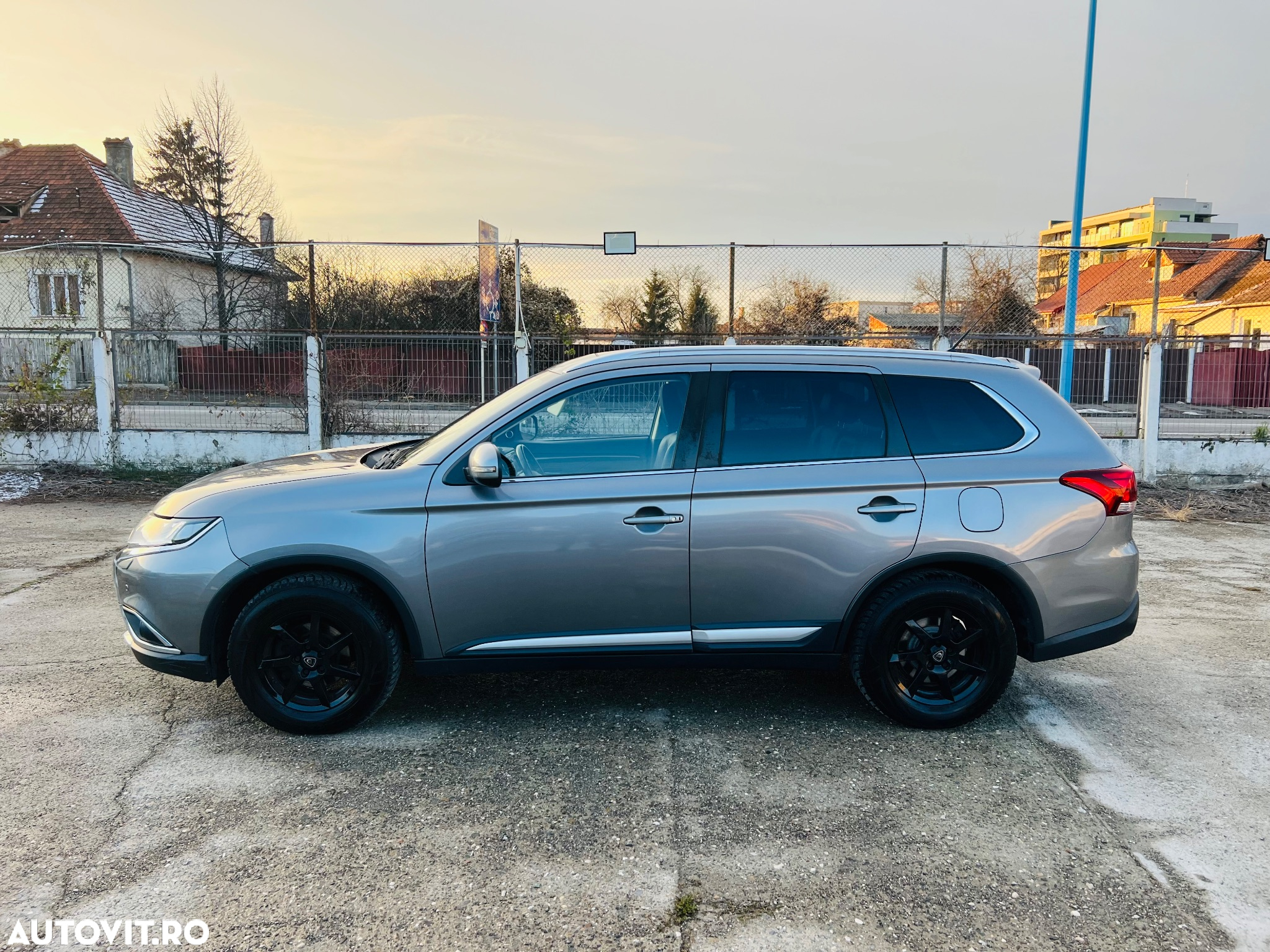 Mitsubishi Outlander 2.2 DI-D 4WD Intense - 22