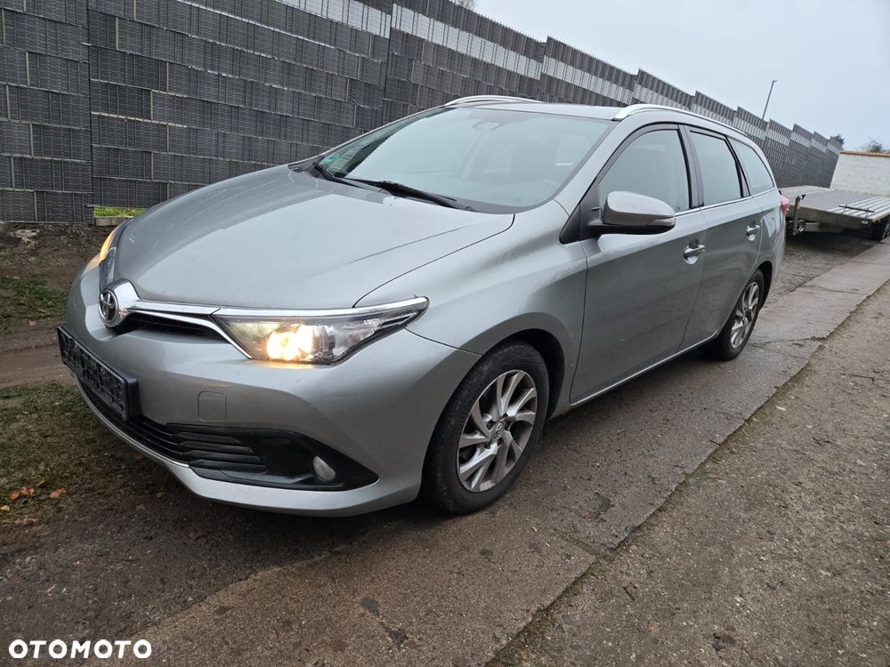 Toyota Auris 1.2 T Premium - 1