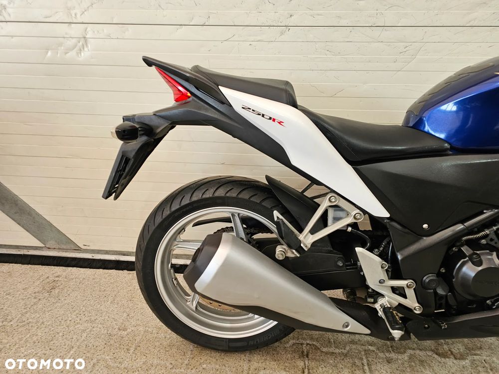 Honda CBR - 16