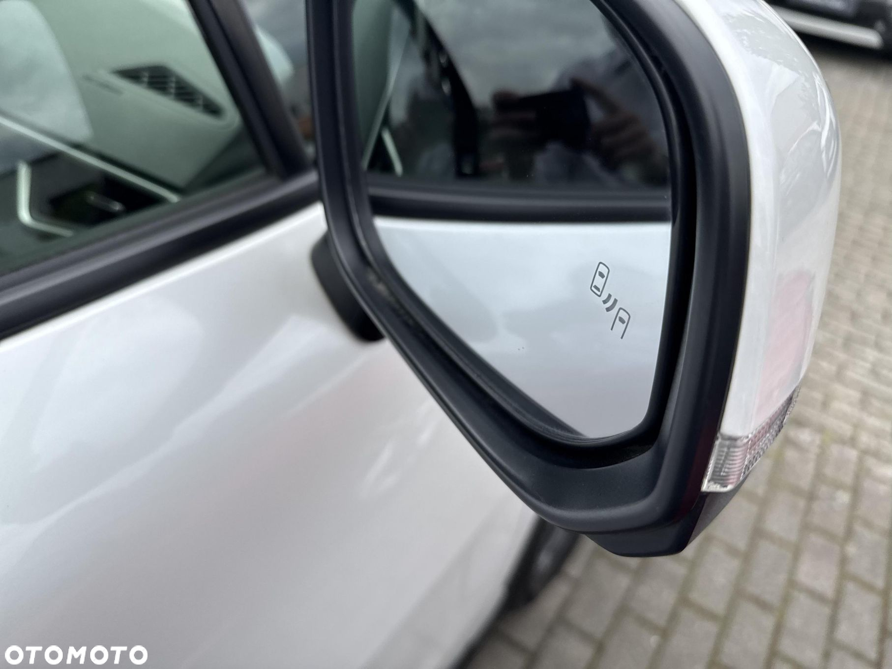 Toyota Corolla Cross - 24
