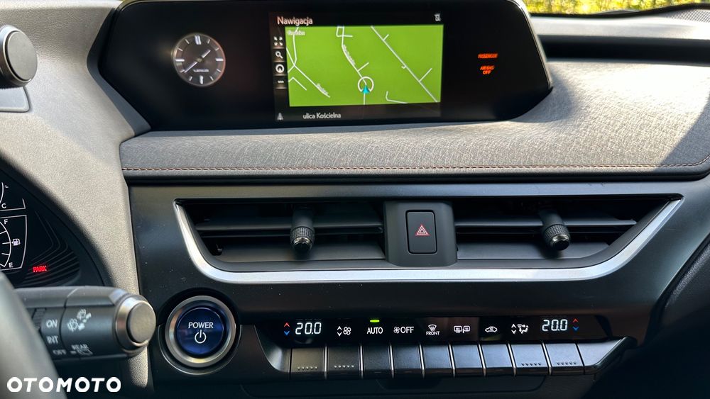 Lexus UX 250h GPF Prestige AWD - 32