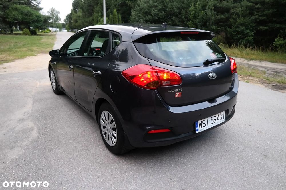 Kia Ceed 1.4 L - 6
