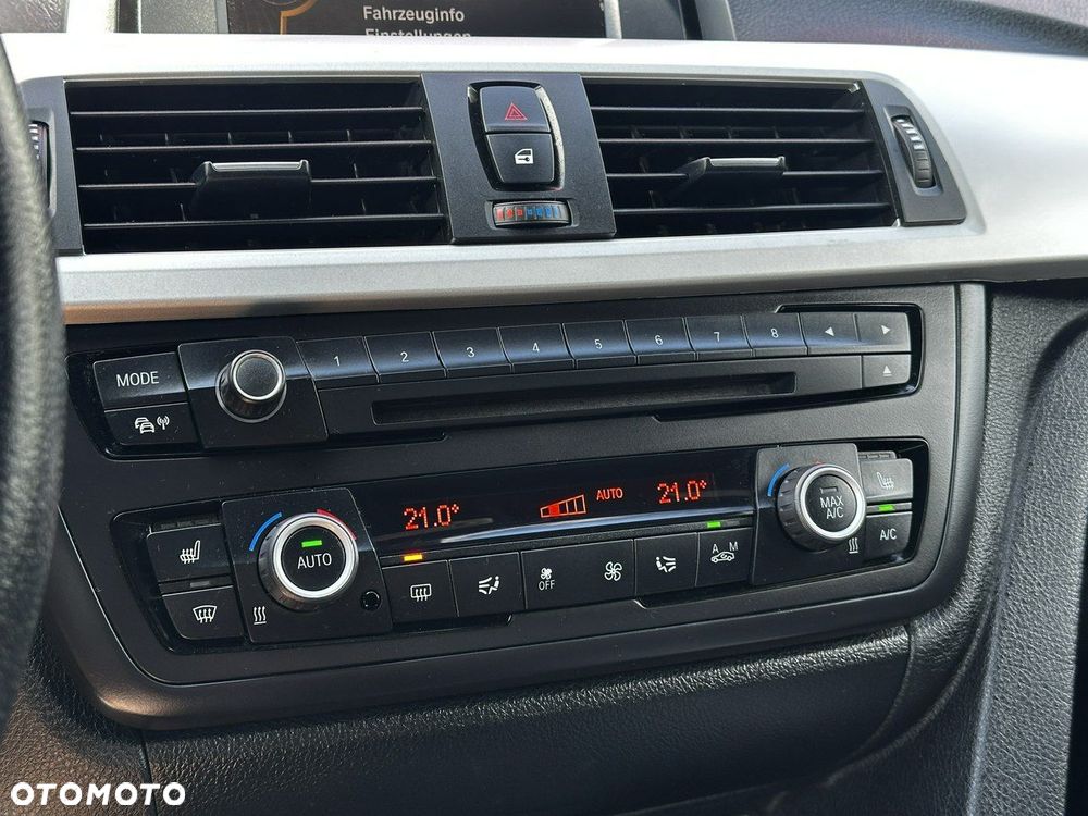 BMW Seria 3 320d DPF Touring - 27