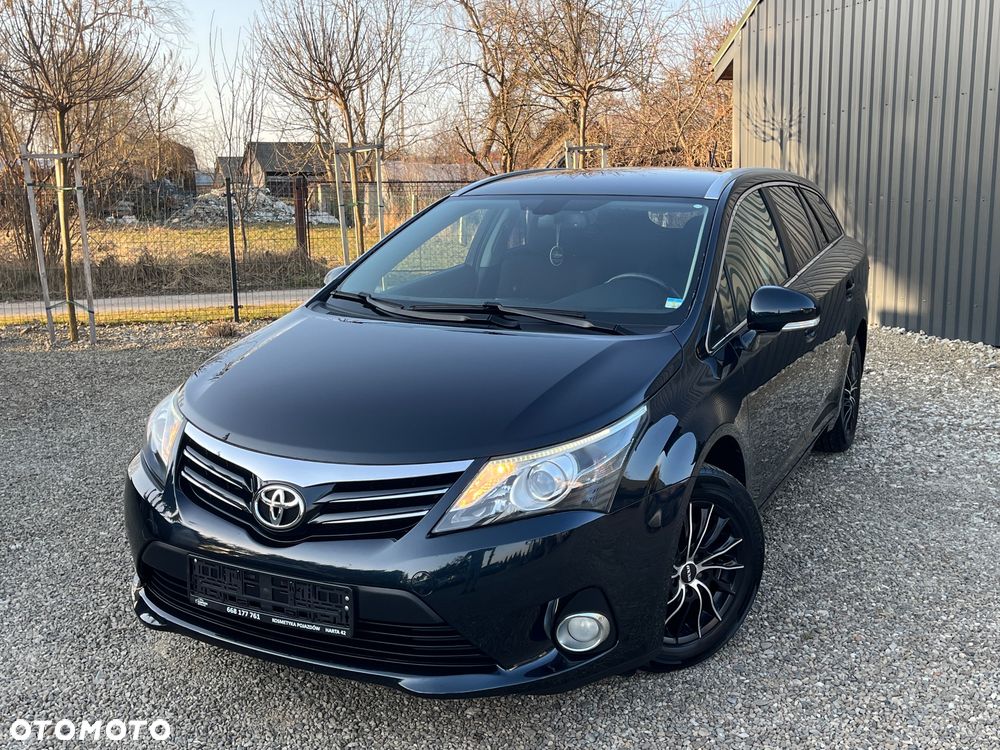 Toyota Avensis - 8