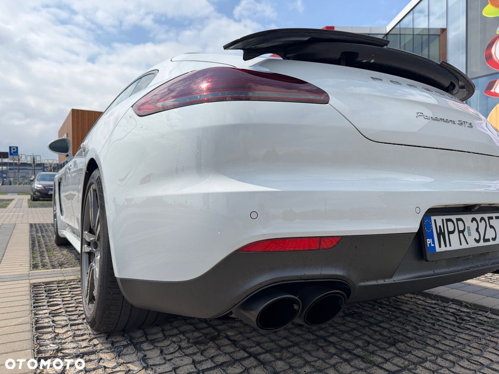 Porsche Panamera GTS - 12