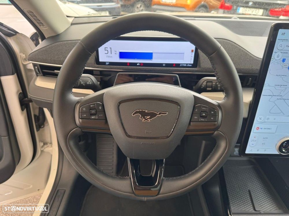 Ford Mustang Mach-E 75.7 kWh Base - 12